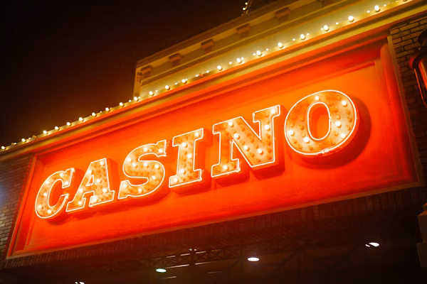 The Ultimate Guide to Casinos: History, Games, and Online Trends